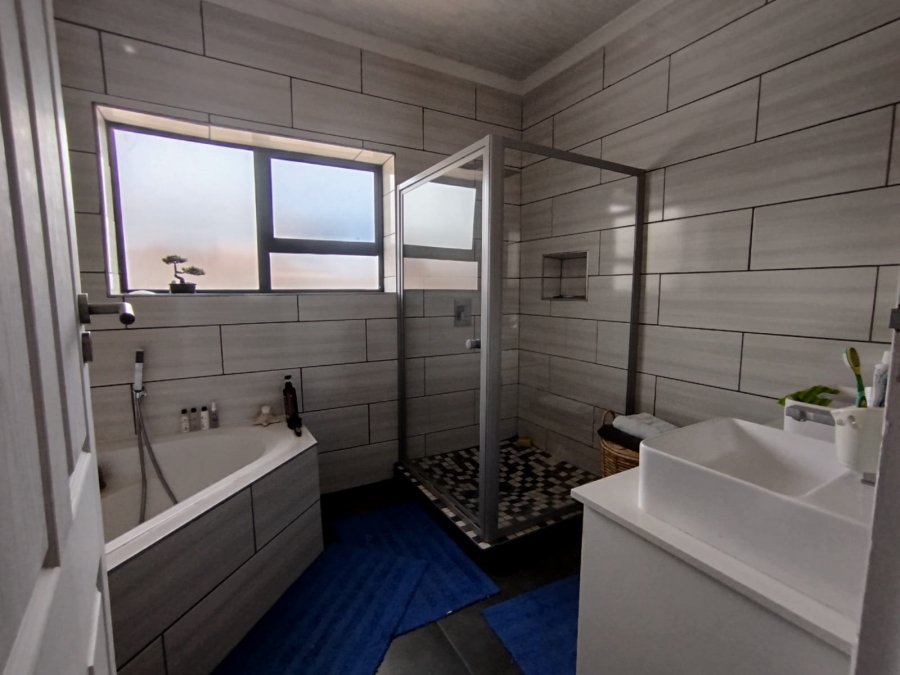 2 Bedroom Property for Sale in Bayview Western Cape